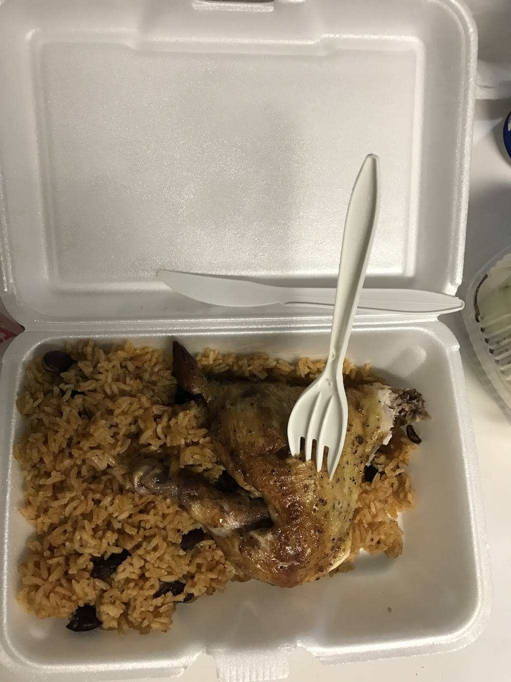 Chili Dog Restaurant | restaurant | 297 North Ave, New Rochelle, NY 10801, USA | 9146323571 OR +1 914-632-3571