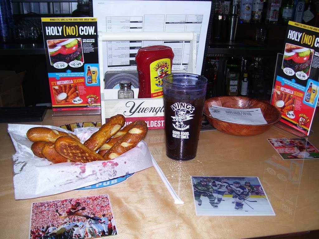 Wings Etc. | restaurant | 309 N Wayne St, Angola, IN 46703, USA | 2606659464 OR +1 260-665-9464