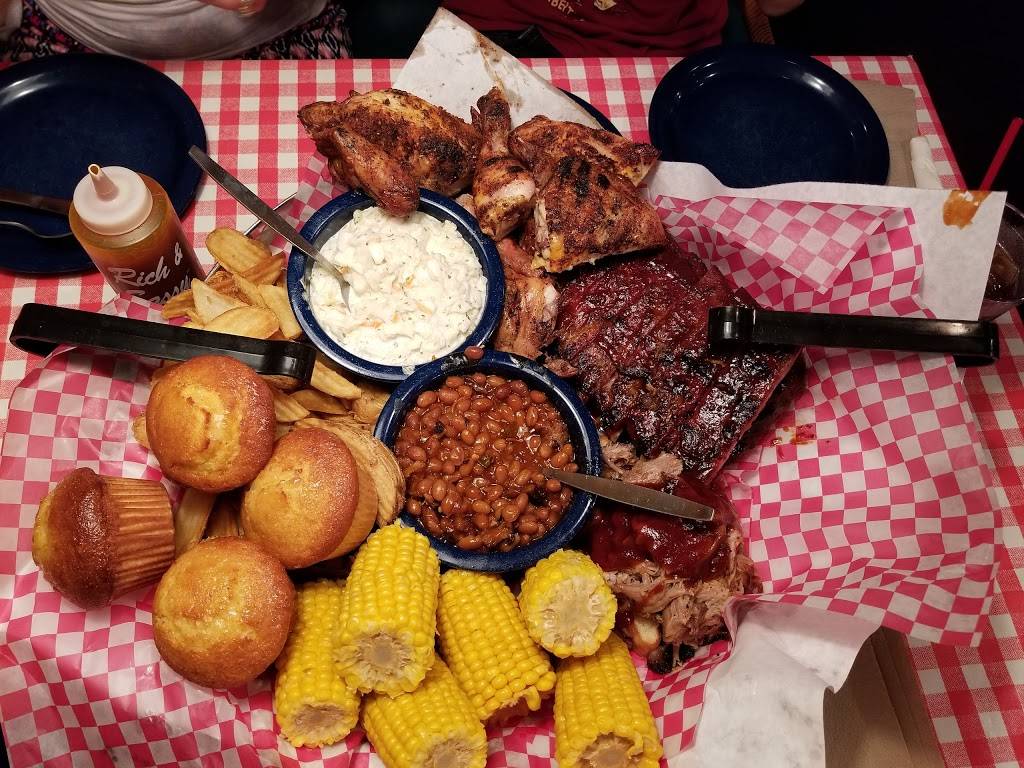 Famous Daves Bar-B-Que | restaurant | 4215 E Black Horse Pike, Mays Landing, NJ 08330, USA | 6095699910 OR +1 609-569-9910