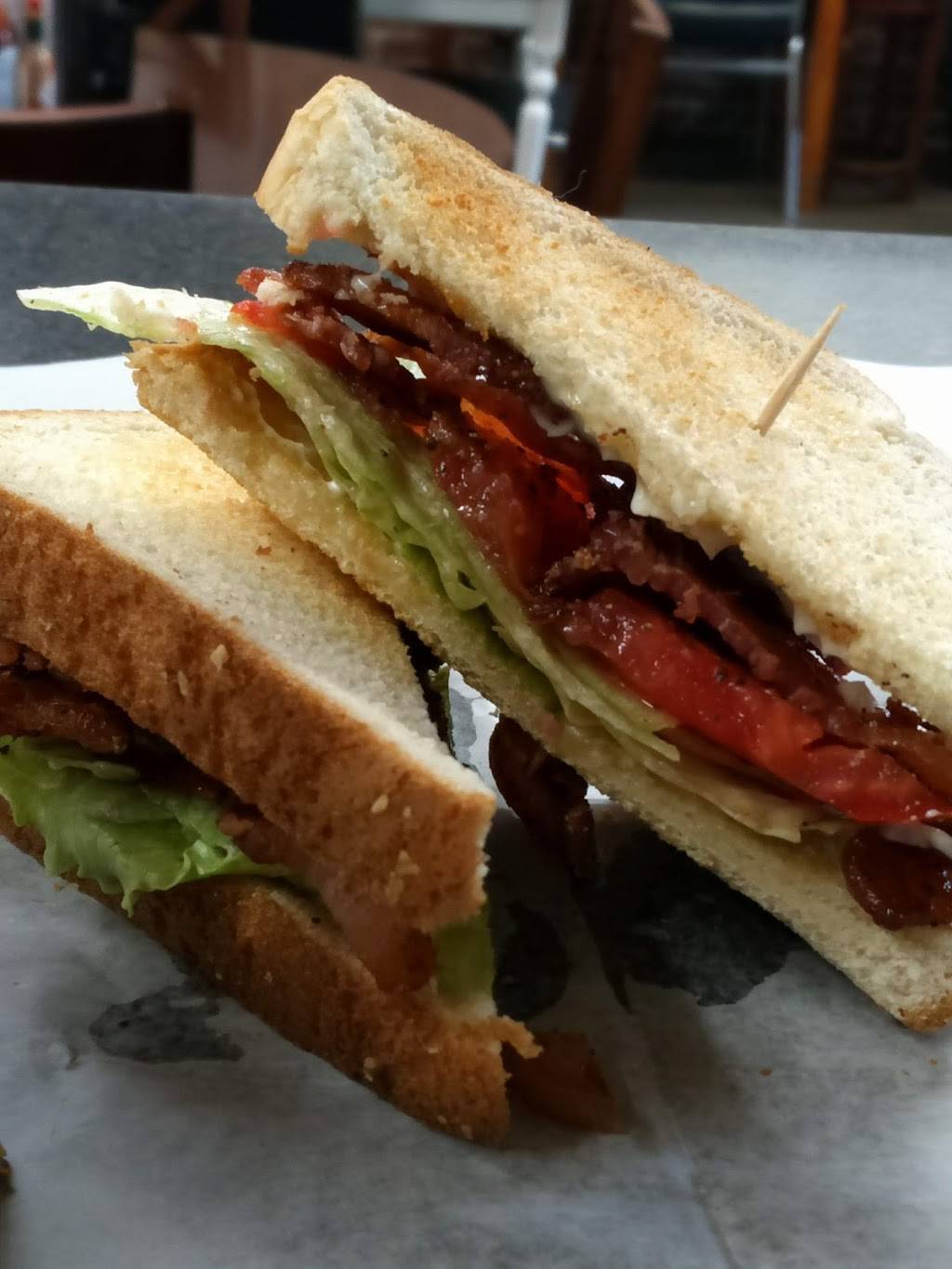 Moultrie Billiard Parlor | restaurant | 7 1st Ave NE, Moultrie, GA 31768, USA | 2299856133 OR +1 229-985-6133