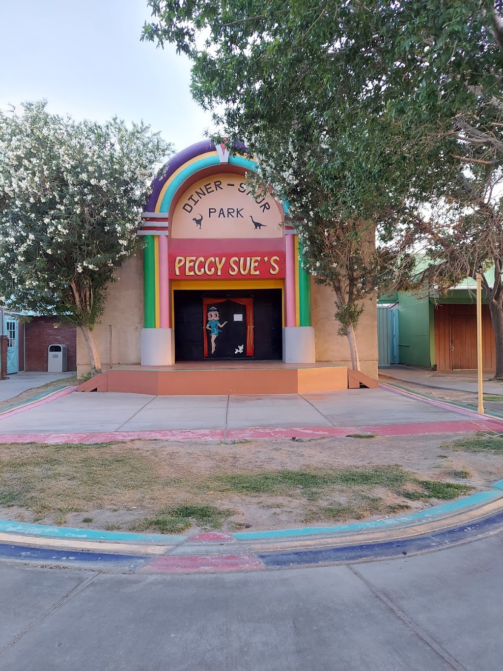 Peggy Sues 50s Diner | meal takeaway | 35654 Yermo Rd, Yermo, CA 92398, USA | 7602543370 OR +1 760-254-3370