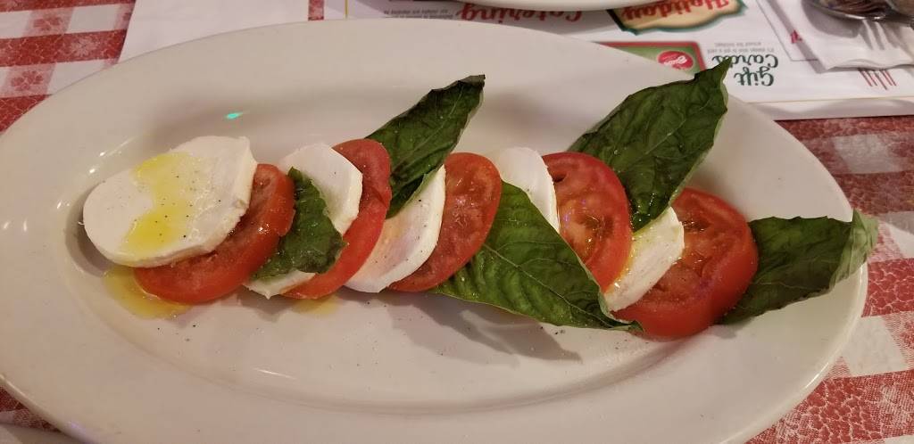 Buca di Beppo Italian Restaurant | restaurant | 38888 Six Mile Rd, Livonia, MI 48152, USA | 7344626442 OR +1 734-462-6442