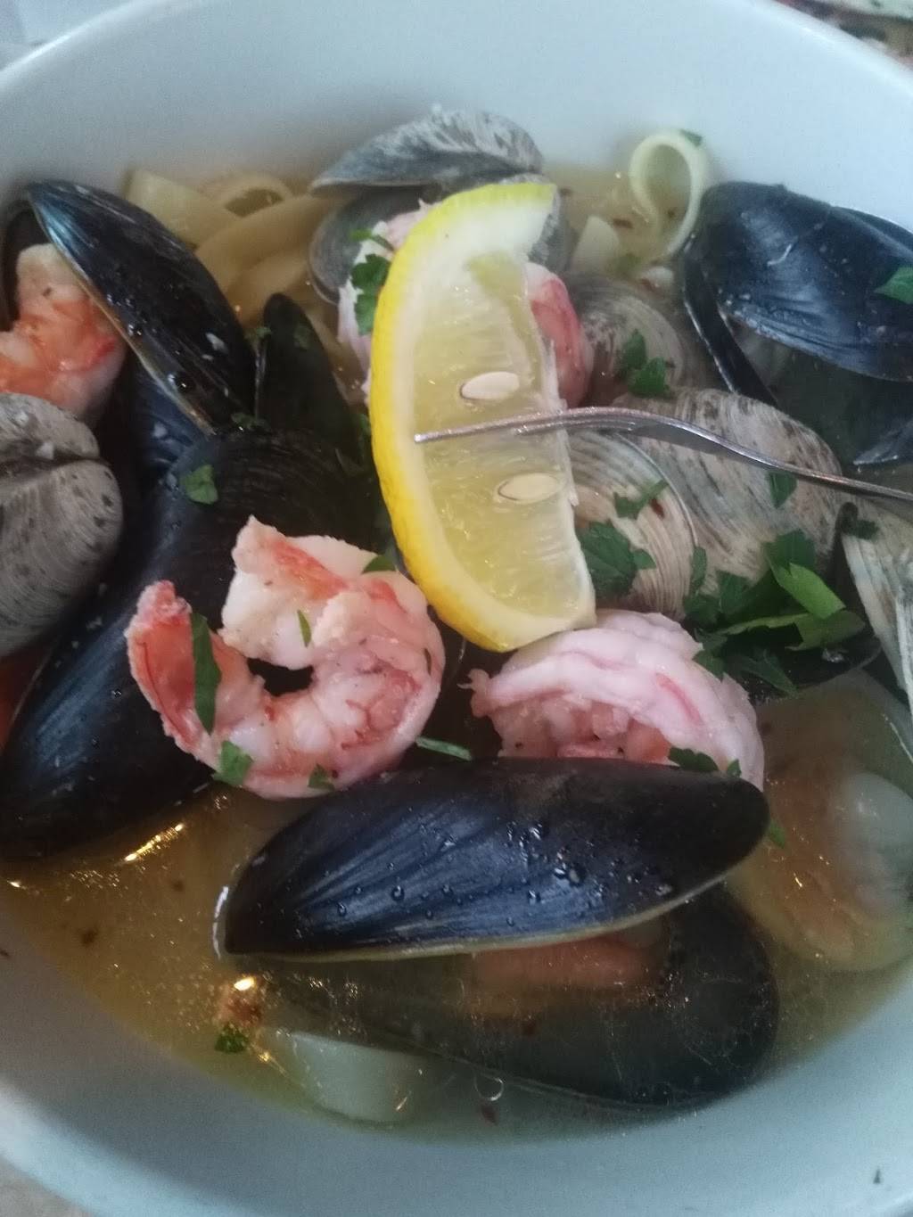 Dmitris | restaurant | 944 N 2nd St, Philadelphia, PA 19123, USA | 2155924550 OR +1 215-592-4550