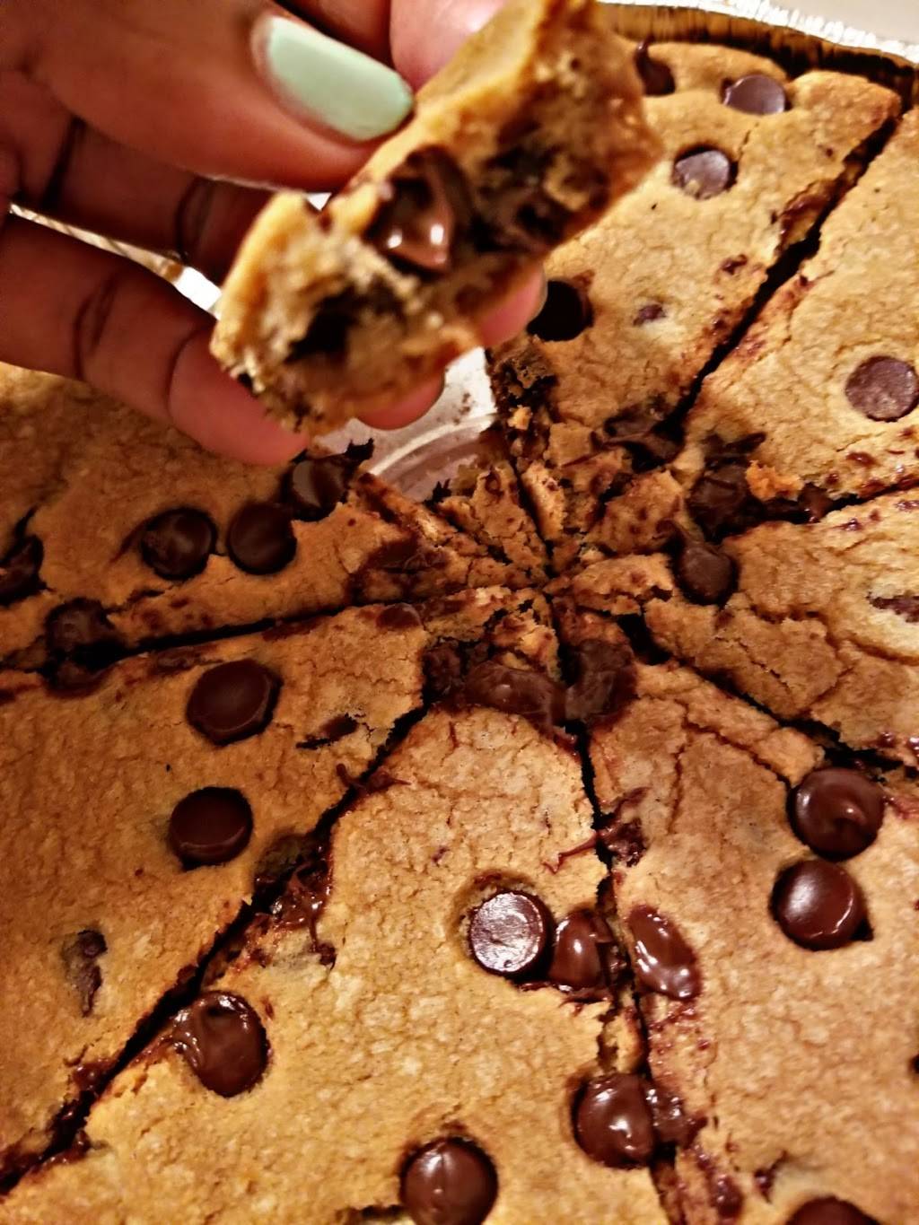 Pizza Hut | restaurant | 611 E Imperial Hwy, Los Angeles, CA 90059, USA | 3238209629 OR +1 323-820-9629