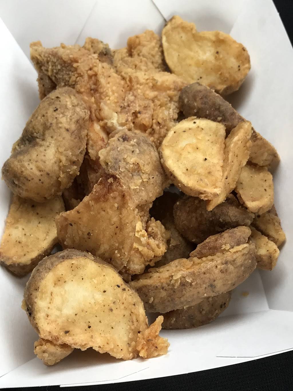 Mary Browns Chicken & Taters | restaurant | 841 15, Kingston, ON K7L 5H6, Canada | 6135463243 OR +1 613-546-3243