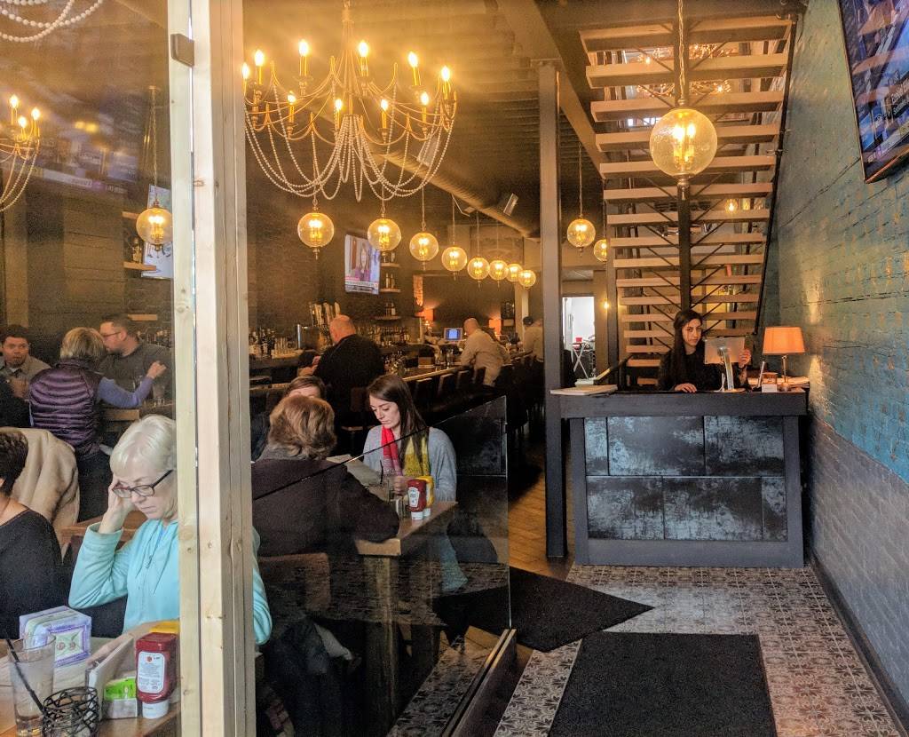 The Burger Social | restaurant | 108 N Hale St, Wheaton, IL 60187, USA | 6304800458 OR +1 630-480-0458