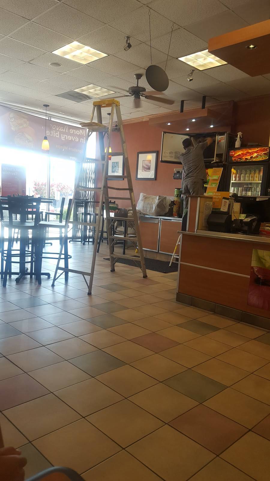 Subway Restaurants | restaurant | 435 W Anaheim St, Long Beach, CA 90813, USA | 5622184444 OR +1 562-218-4444