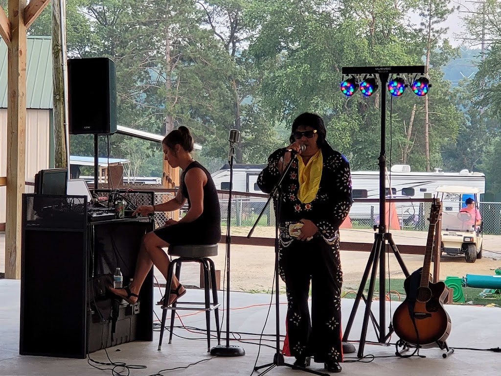 Champions Riverside Resort | restaurant | W16751 Pow Wow Ln, Galesville, WI 54630, USA | 6085822995 OR +1 608-582-2995