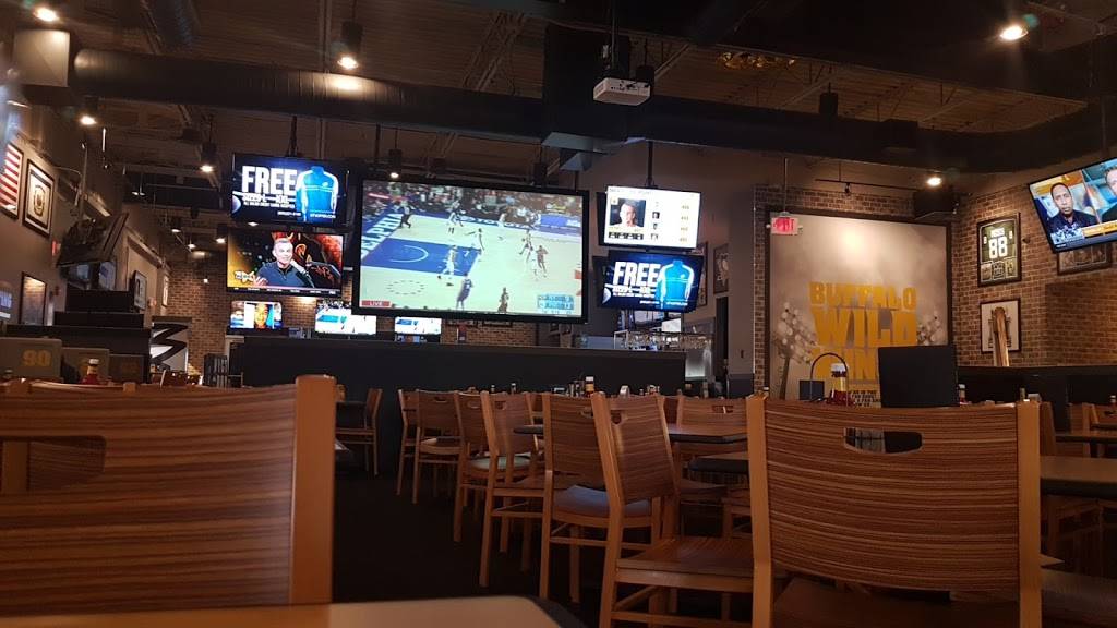 Buffalo Wild Wings | restaurant | 2501 Mountaineer Blvd, Charleston, WV 25309, USA | 3047440801 OR +1 304-744-0801