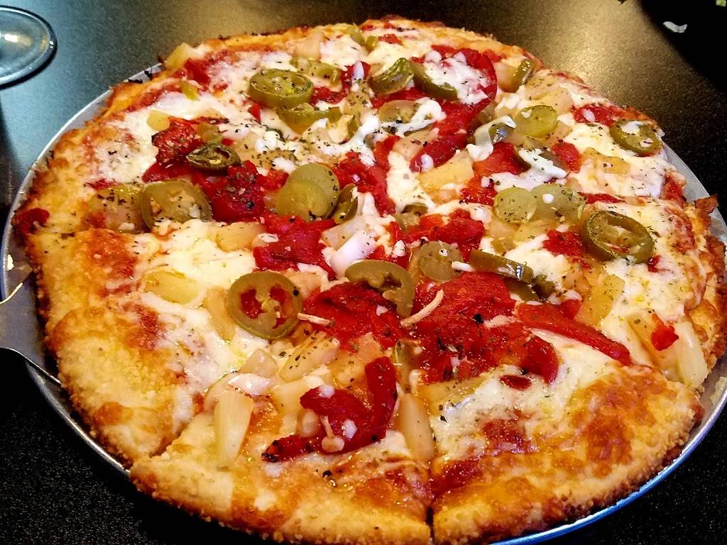 Papis Pizza Cafe | restaurant | 150 E Station St, Kankakee, IL 60901, USA | 8155735740 OR +1 815-573-5740