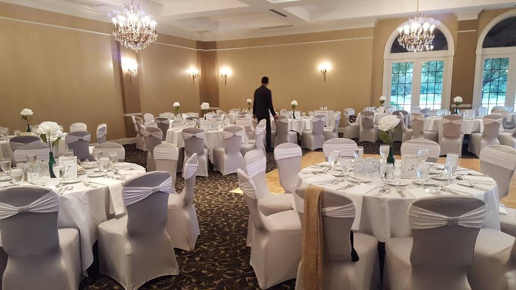 Cafe La Cave | restaurant | 2777 Mannheim Rd, Des Plaines, IL 60018, USA | 8478277818 OR +1 847-827-7818