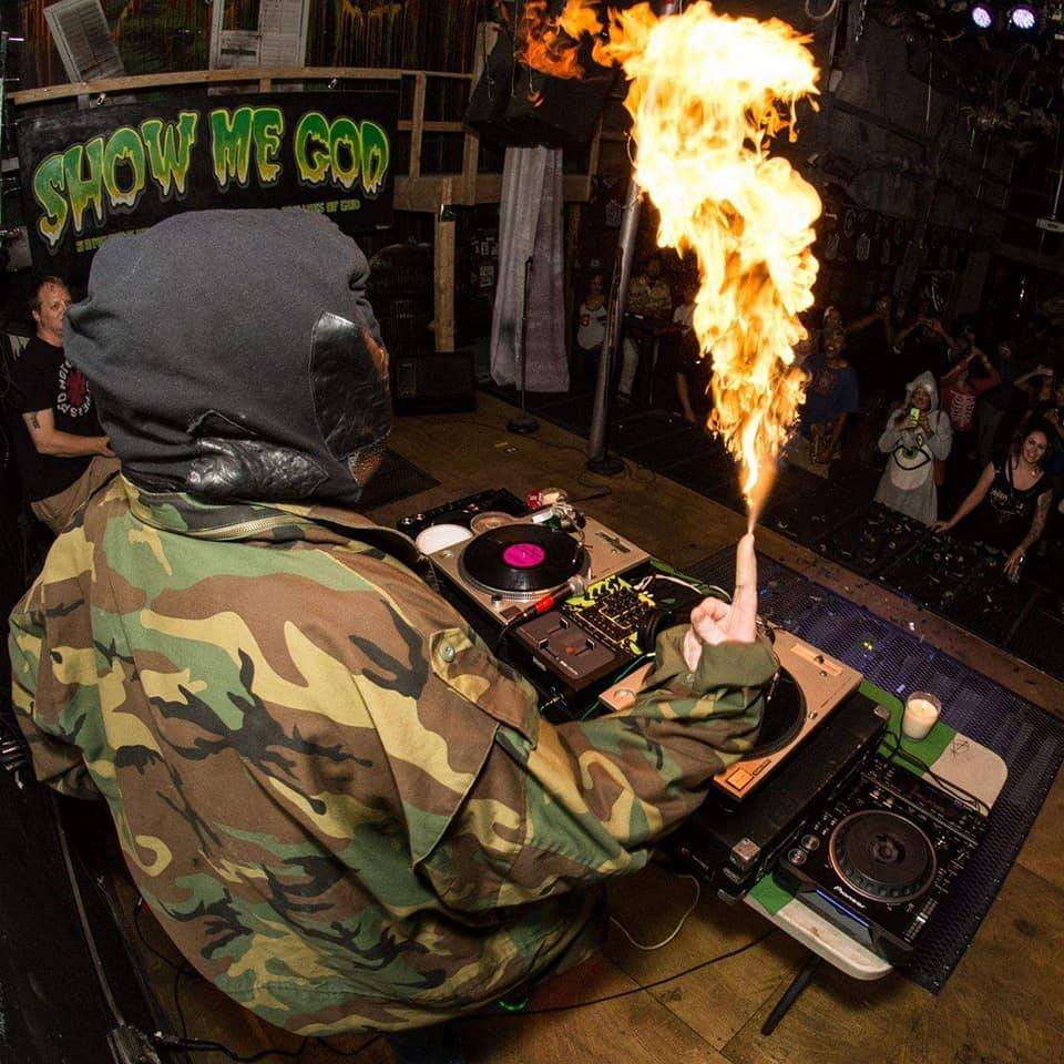 Yucca Tap Room | restaurant | 29 W Southern Ave, Tempe, AZ 85282, USA | 4809674777 OR +1 480-967-4777