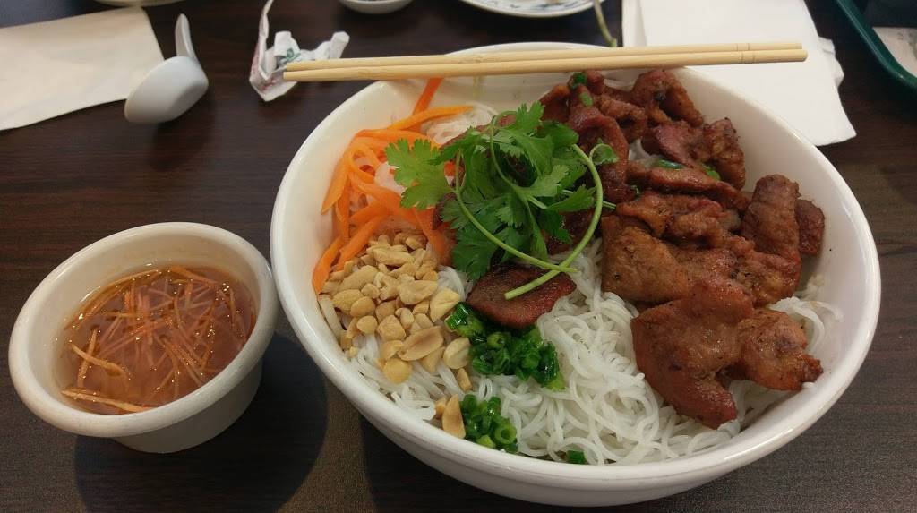 Pho Palace | restaurant | 2126 S Collins St, Arlington, TX 76010, USA | 8172746602 OR +1 817-274-6602