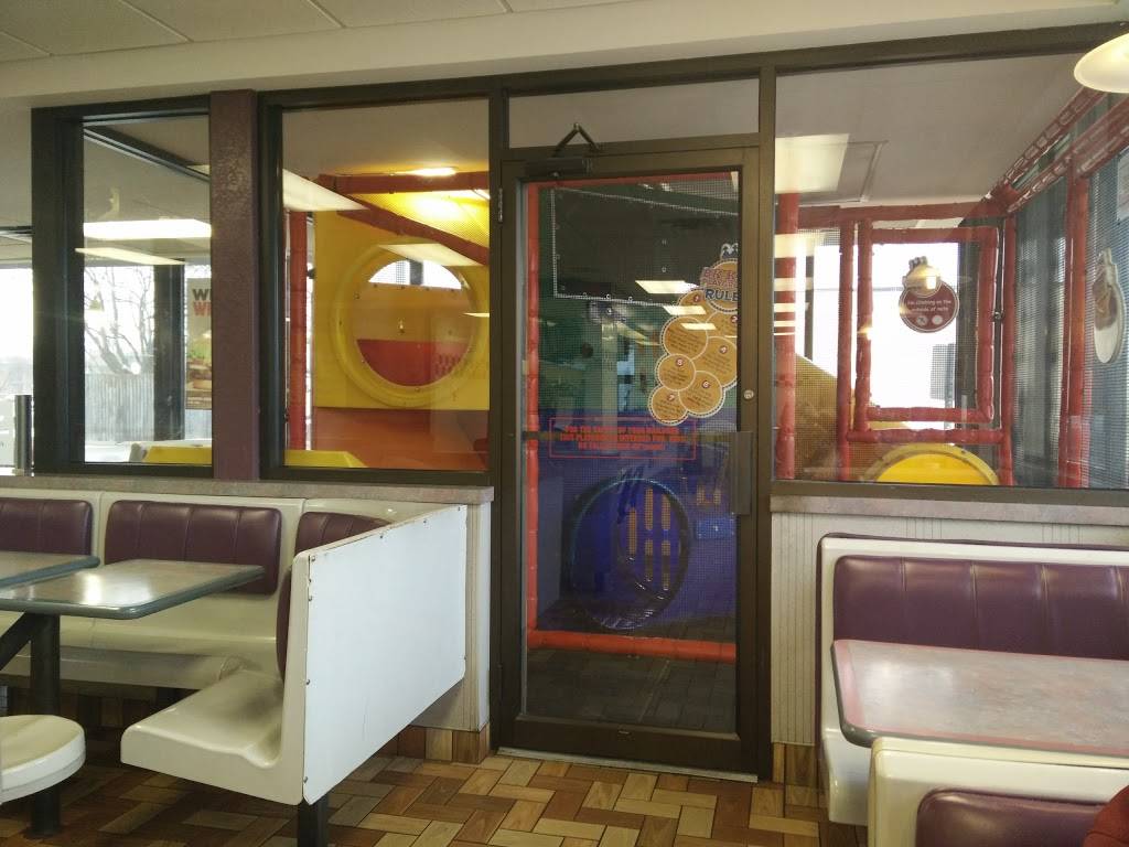 Burger King | restaurant | 2530 Tecumseh Rd W, Windsor, ON N9B 3R2, Canada | 5192583423 OR +1 519-258-3423