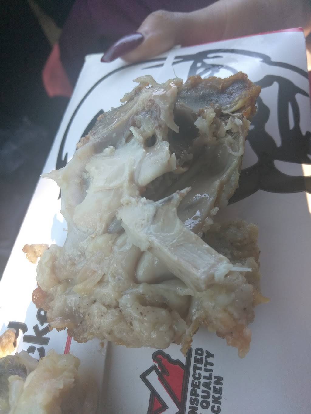 KFC | restaurant | 2560 E Pioneer Pkwy, Arlington, TX 76010, USA | 8172768651 OR +1 817-276-8651