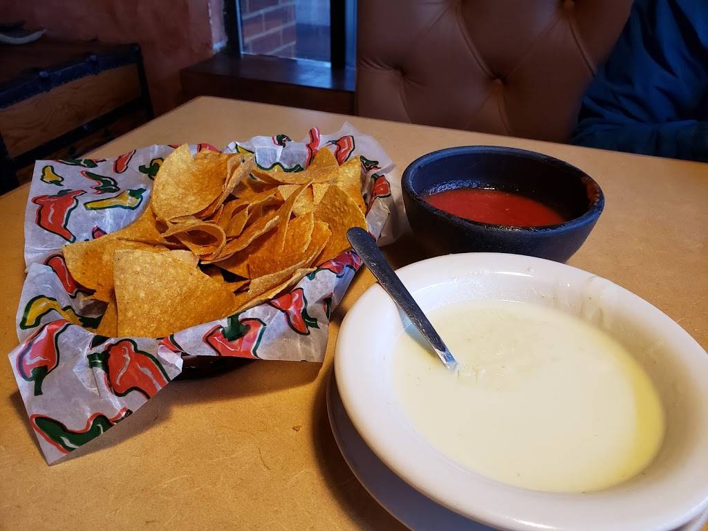 El Puerto Mexican Grill & Cantina | restaurant | 2120 W Main St, Waynesboro, VA 22980, USA | 5409435317 OR +1 540-943-5317