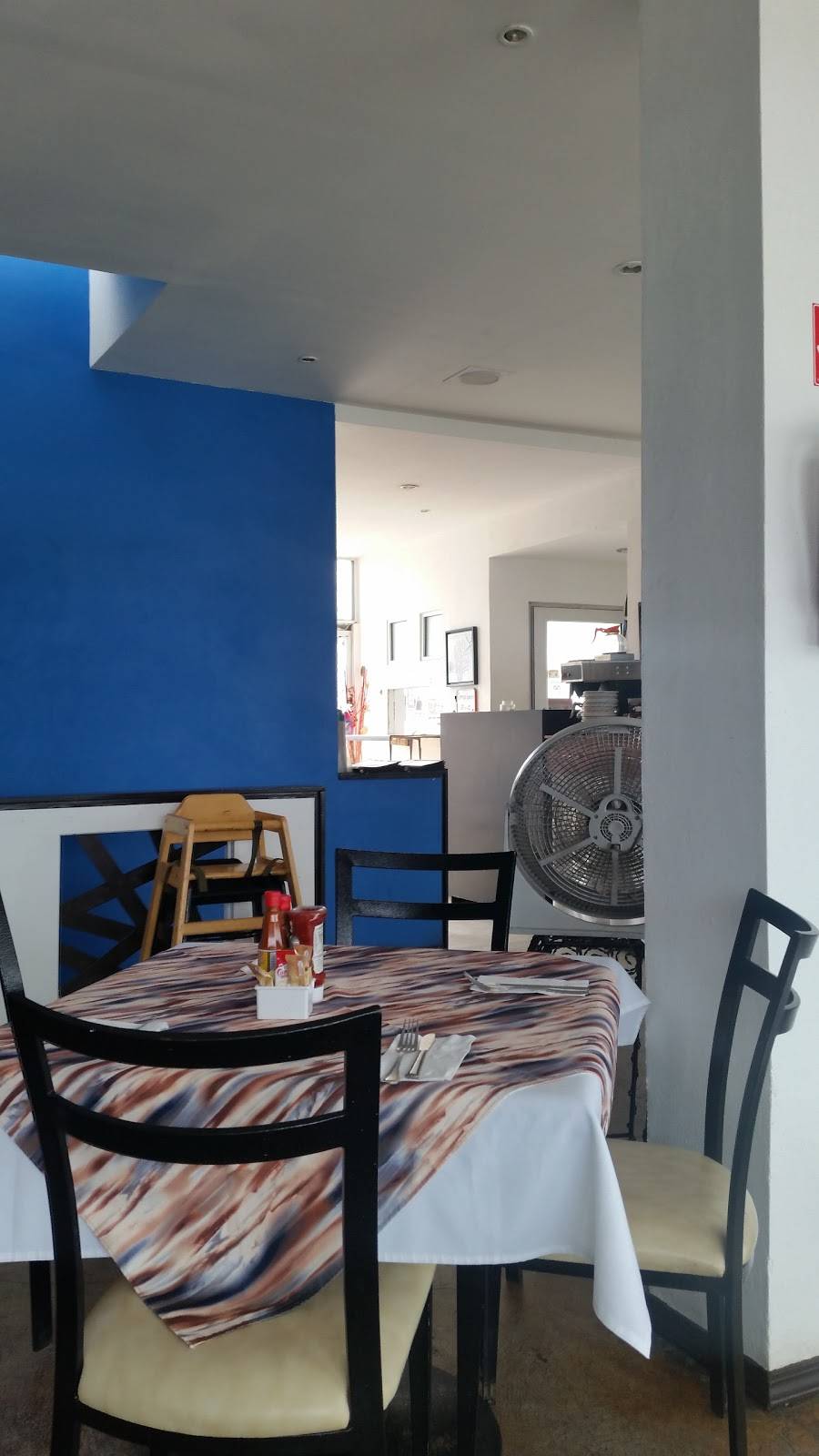 Roccos | restaurant | Avenida del Pacífico Loc 321, Playas, de Tijuana, 22500 Tijuana, B.C., Mexico | 016646300766 OR +52 664 630 0766