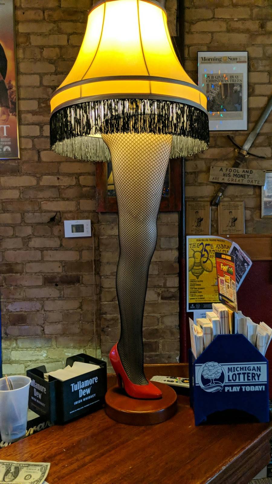 Bravehearts Pub | restaurant | 218 E Superior St, Alma, MI 48801, USA | 9894662309 OR +1 989-466-2309