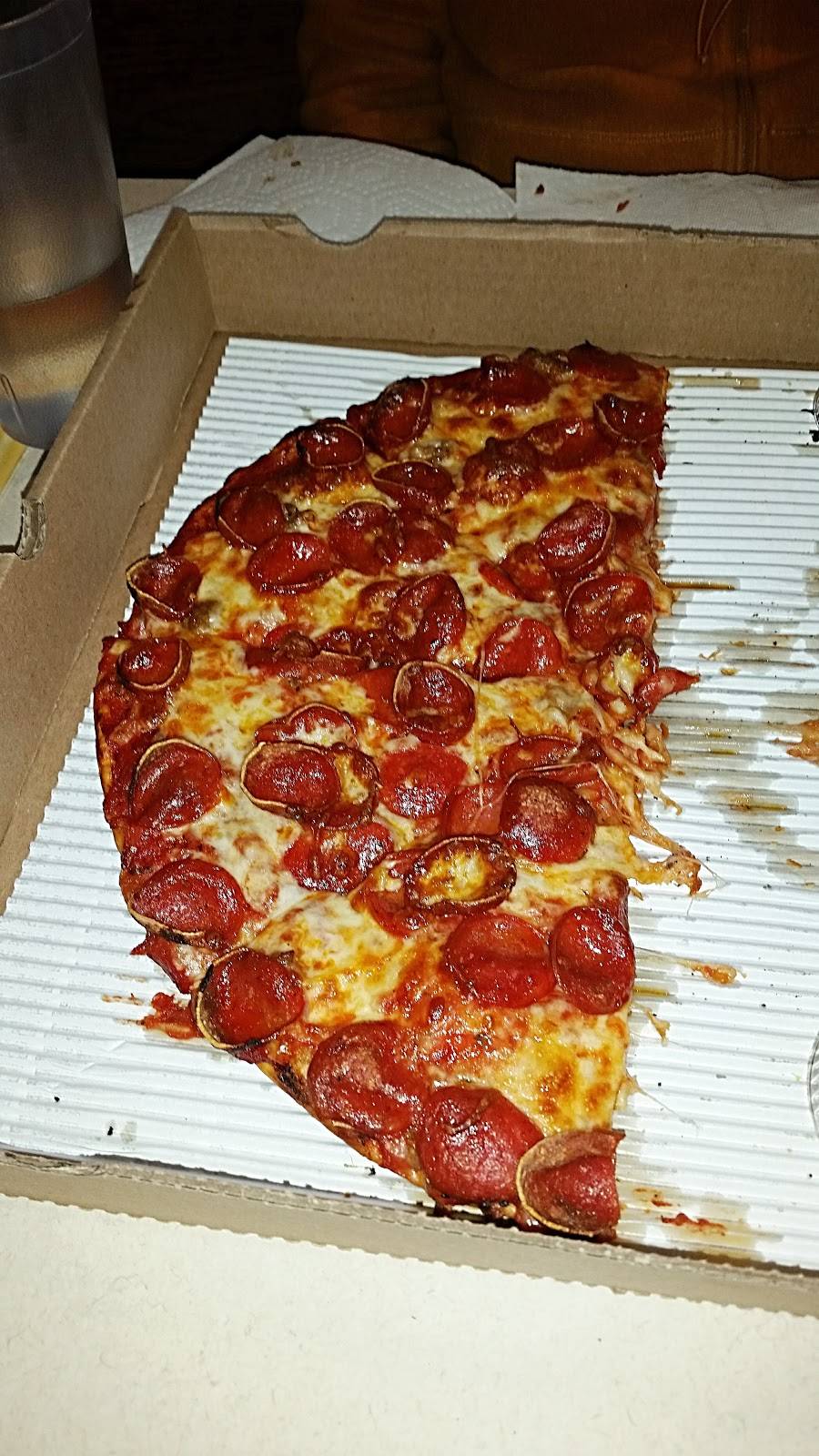 Mama Renies Pizza | restaurant | 23 Public Square, Nelsonville, OH 45764, USA | 7407532116 OR +1 740-753-2116