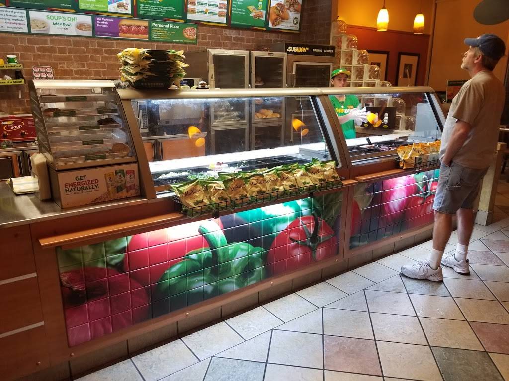 Subway Restaurants | restaurant | 4144 Mariner Blvd, Spring Hill, FL 34608, USA | 3526849565 OR +1 352-684-9565