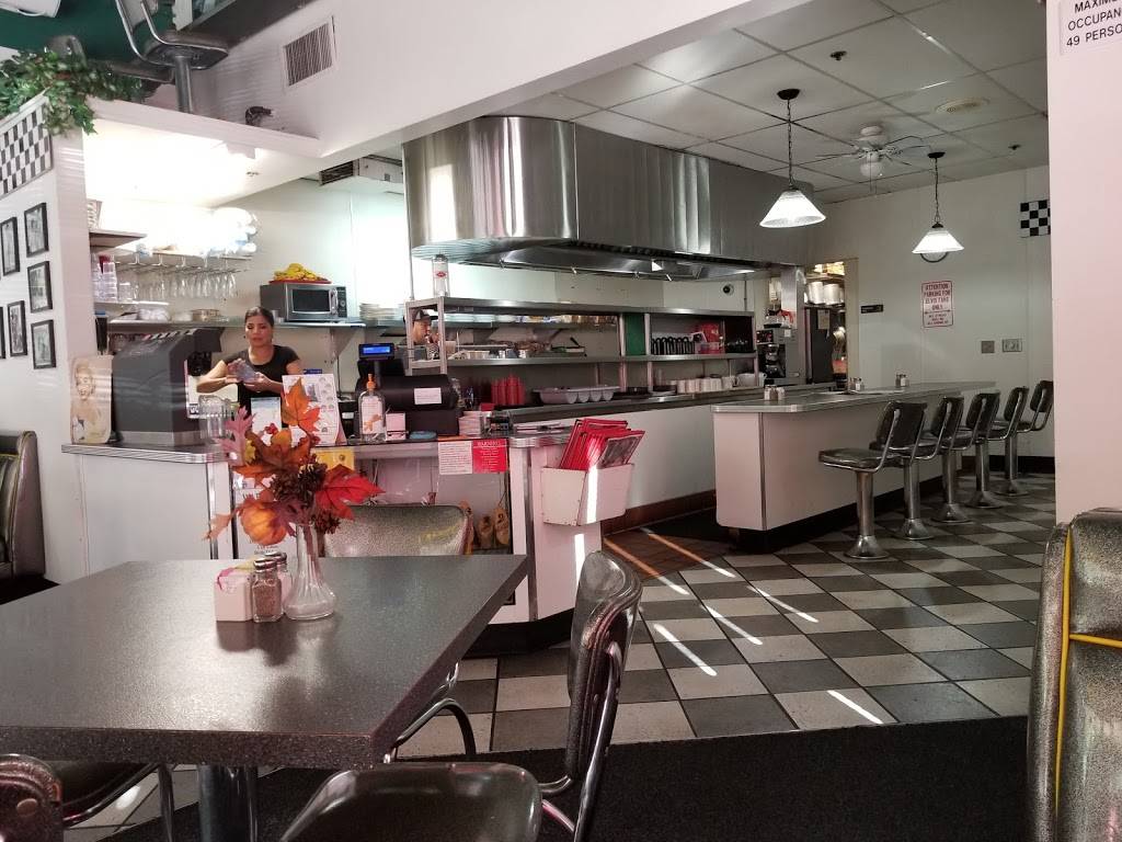 Chubbys Diner | restaurant | 2032 Santa Rosa Ave, Santa Rosa, CA 95407, USA | 7075782003 OR +1 707-578-2003