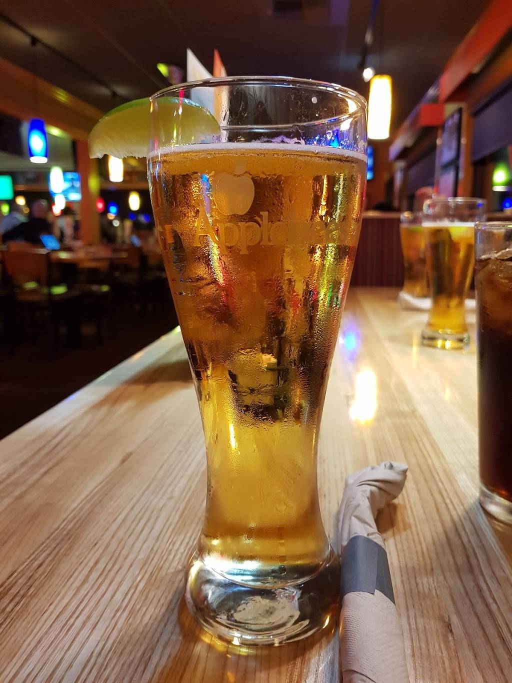 Applebees Grill + Bar | restaurant | 5325 Ave de Los Robles, Visalia, CA 93291, USA | 5596361605 OR +1 559-636-1605