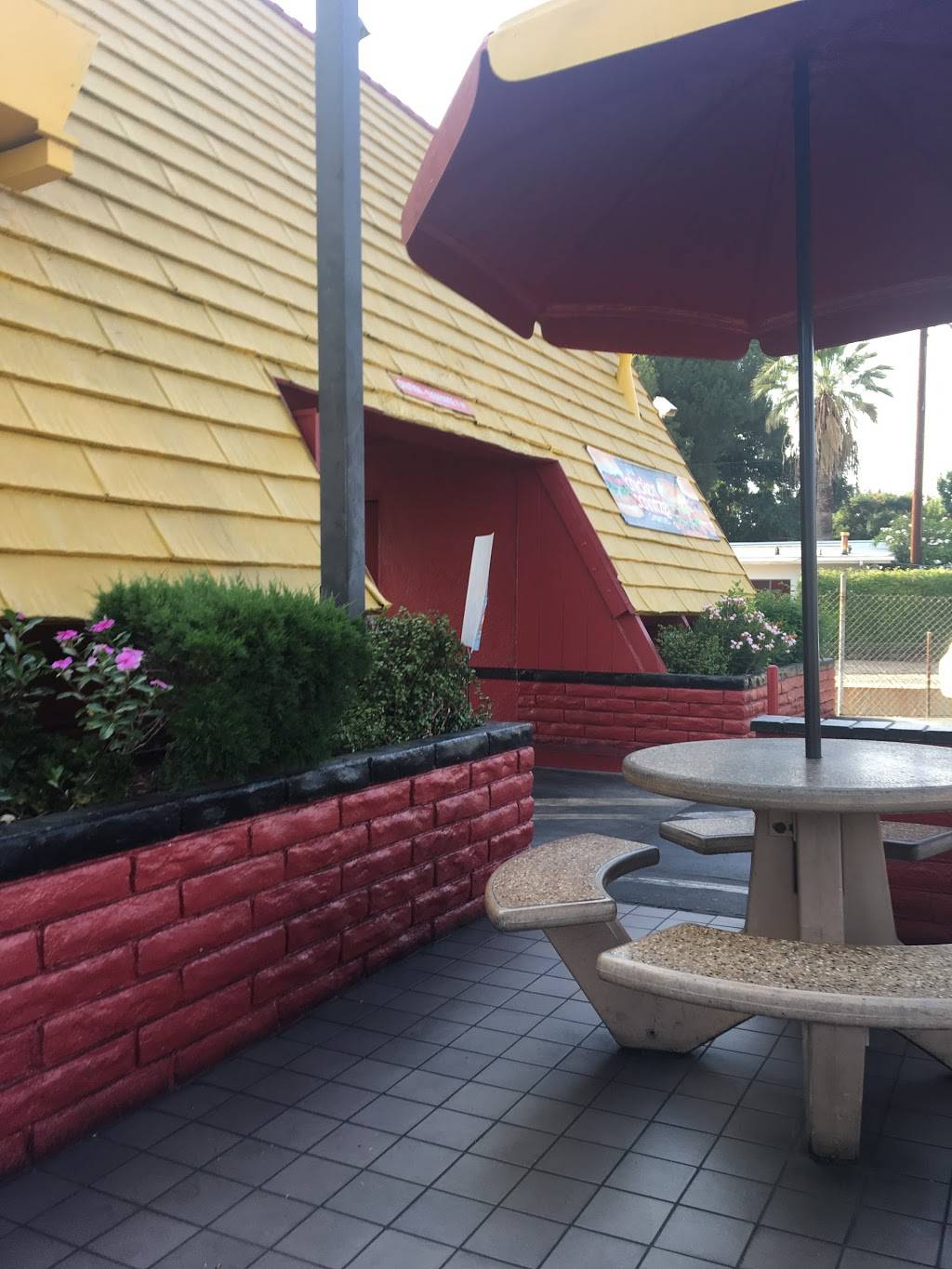 Wienerschnitzel | restaurant | 649 Arrow Hwy, Glendora, CA 91740, USA | 6263323179 OR +1 626-332-3179