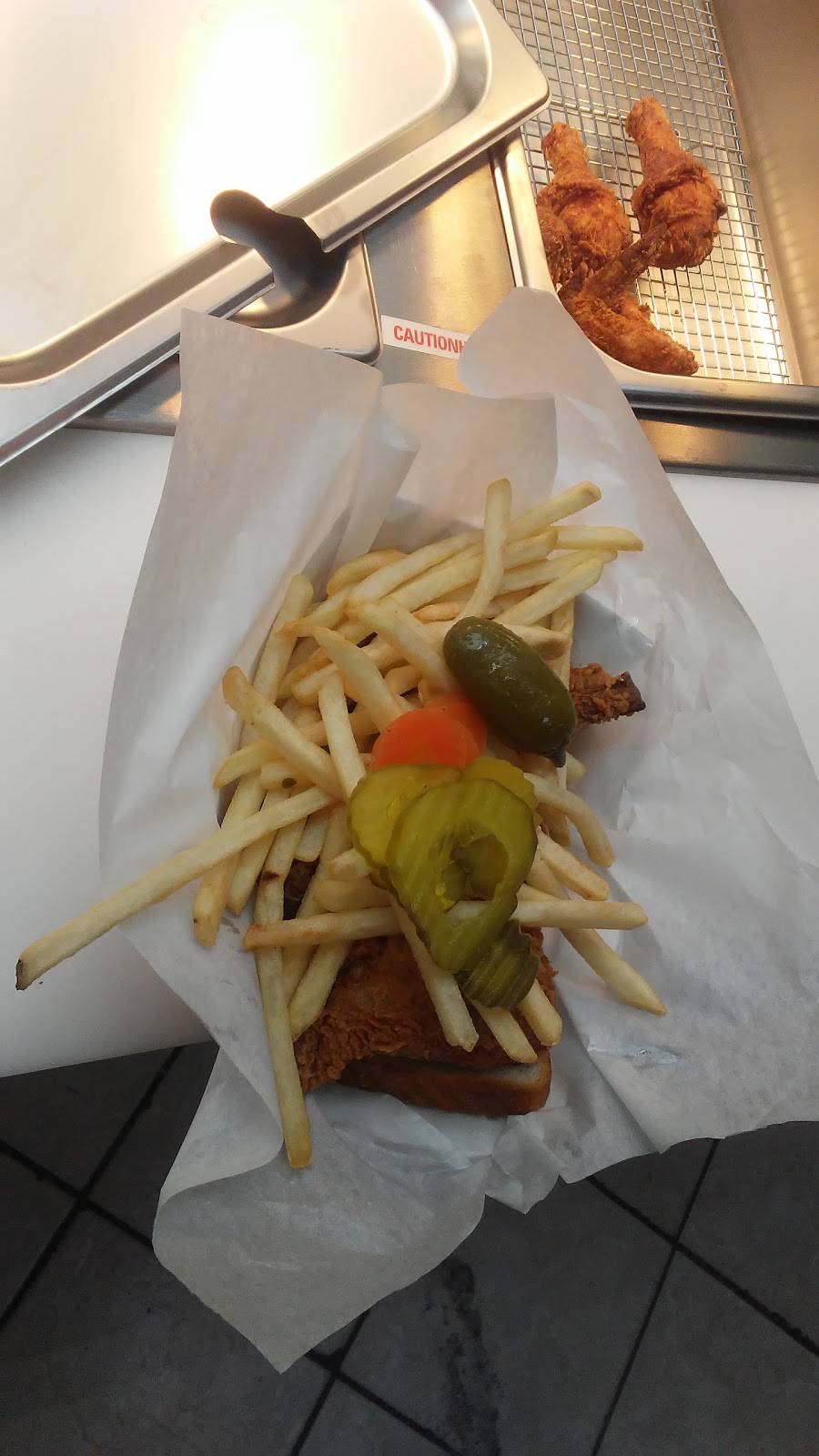 Henderson Chicken | restaurant | 8445 S Lancaster Rd, Dallas, TX 75241, USA | 4695673652 OR +1 469-567-3652