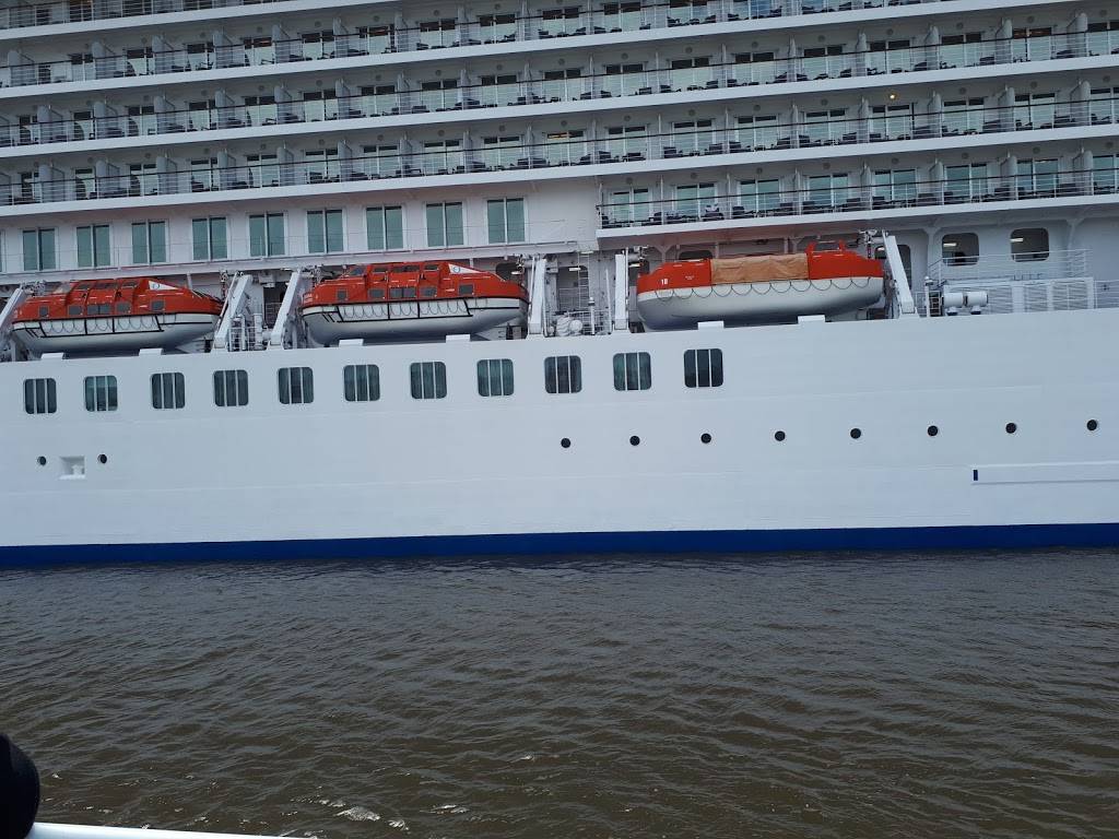 Croisières AML | restaurant | 124 Rue Saint-Pierre, Québec, QC G1K 4A7, Canada | 8668566668 OR +1 866-856-6668