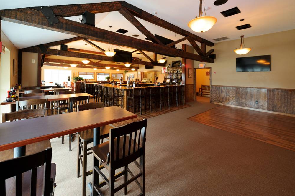 Winni Grille | restaurant | 650 Laconia Rd, Tilton, NH 03276, USA | 6035278217 OR +1 603-527-8217