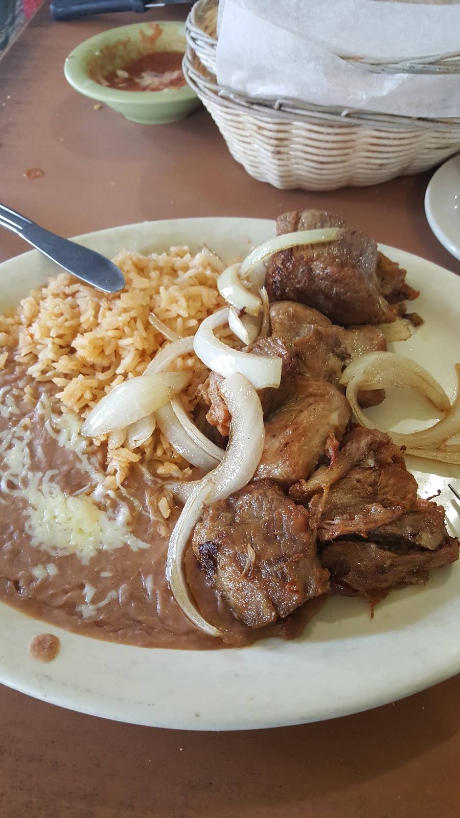 Miguels Mexican & American Restaurant | restaurant | 4252 Business Center Dr, Charlotte, NC 28214, USA | 7043933890 OR +1 704-393-3890