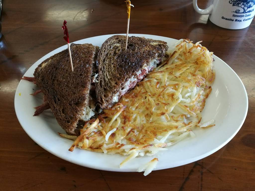 Susies Country Oaks Café | restaurant | 1000 Melody Ln STE 120, Roseville, CA 95678, USA | 9167860274 OR +1 916-786-0274