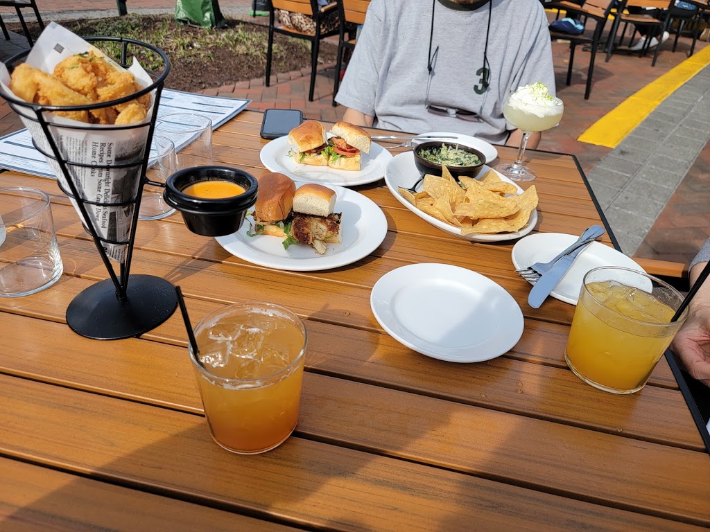 King Street Oyster Bar | restaurant | 12435 Park Potomac Ave, Potomac, MD 20854, USA | 3012966260 OR +1 301-296-6260