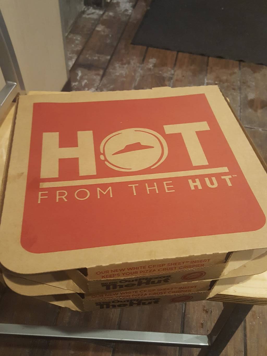 Pizza Hut | meal takeaway | 2313 Hennepin Ave, Minneapolis, MN 55405, USA | 6123744000 OR +1 612-374-4000