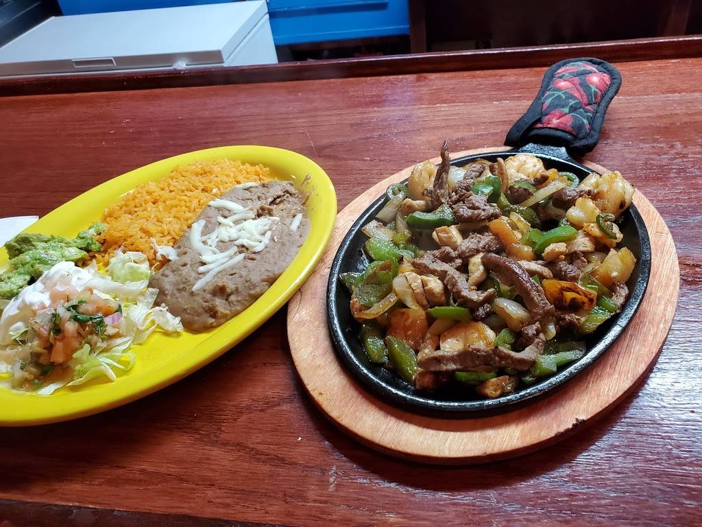 Las Botas Mexican Grill | restaurant | 112 N Main St, Osceola, IA 50213, USA | 6413427321 OR +1 641-342-7321