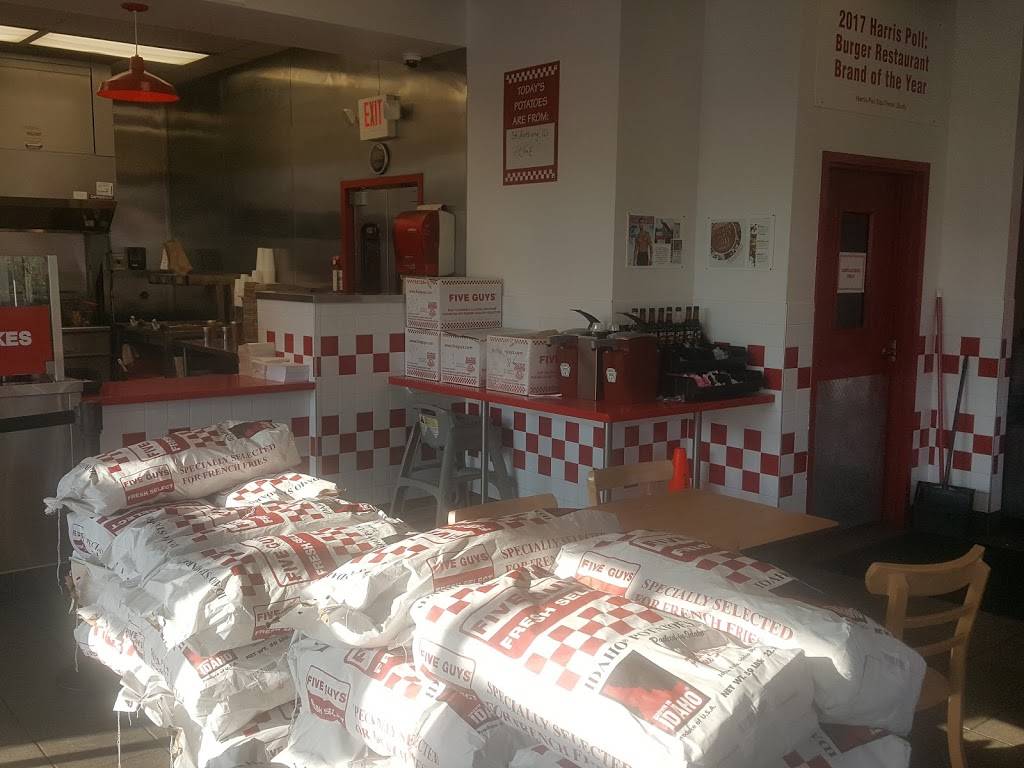 Five Guys | meal takeaway | 10 Cornerstone Square, Westford, MA 01886, USA | 9786926008 OR +1 978-692-6008