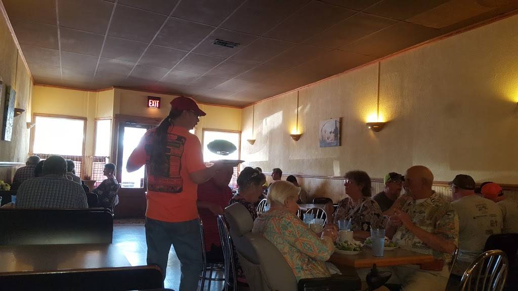 Geraldis | restaurant | 204 Public Square, Berryville, AR 72616, USA | 8704232666 OR +1 870-423-2666