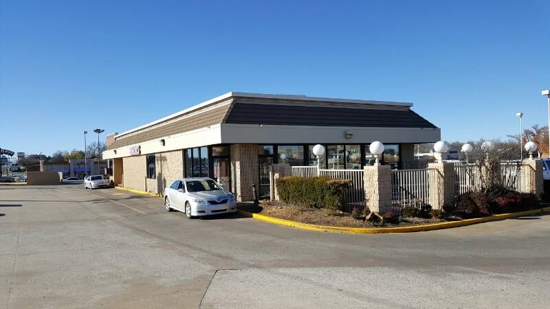 Braums Ice Cream & Burger Restaurant | restaurant | 2028 S 4th St, Chickasha, OK 73018, USA | 4052247313 OR +1 405-224-7313