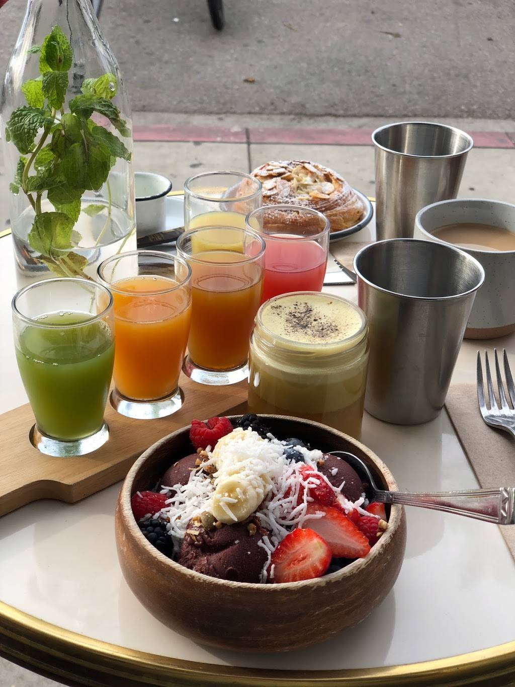 The Butchers Daughter | restaurant | 1205 Abbot Kinney Blvd, Venice, CA 90291, USA | 3109813004 OR +1 310-981-3004