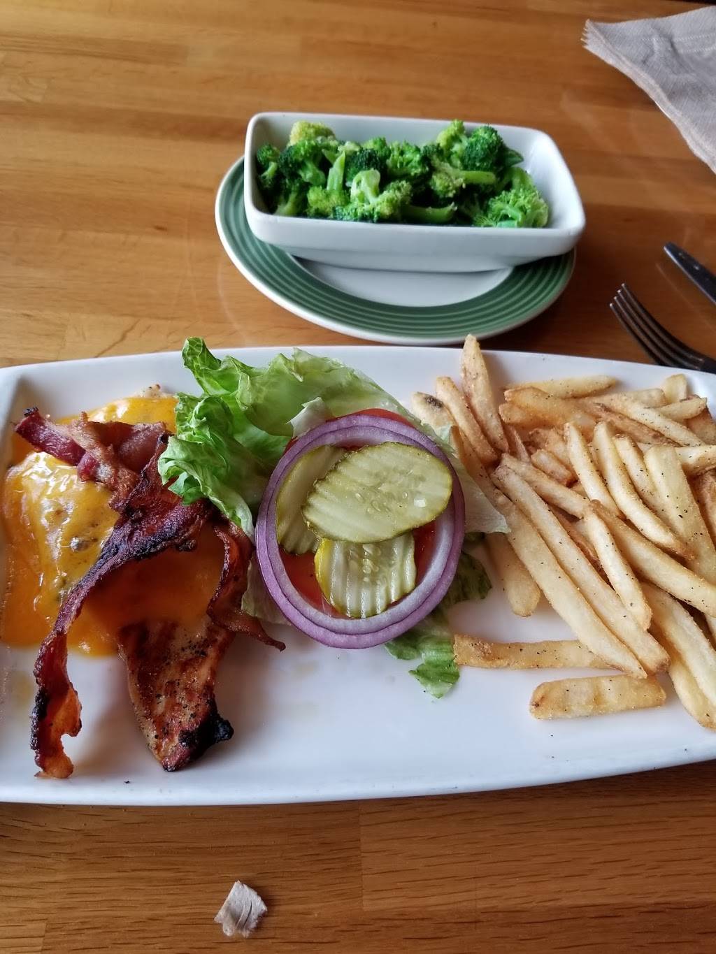 Applebees Grill + Bar | restaurant | 1905 FL-60, Valrico, FL 33594, USA | 8135717444 OR +1 813-571-7444