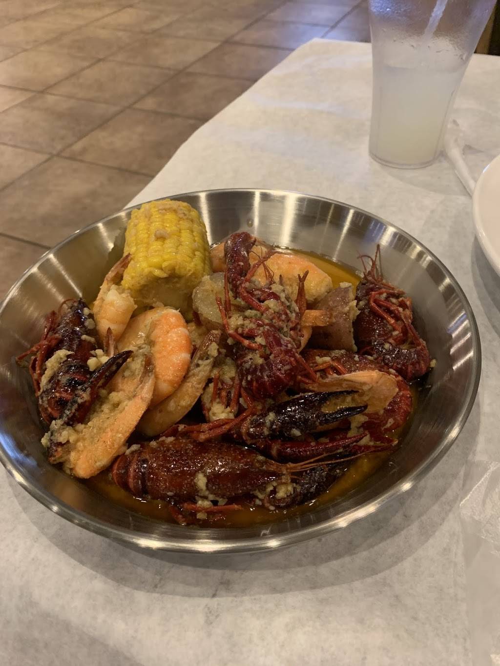 Storming Crab Youngstown | restaurant | 6651 South Ave, Youngstown, OH 44512, USA | 3309531888 OR +1 330-953-1888