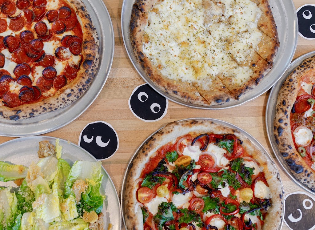 Side Eye Pie | restaurant | 3901 Promontory Point Dr, Austin, TX 78744, USA | 7372705794 OR +1 737-270-5794