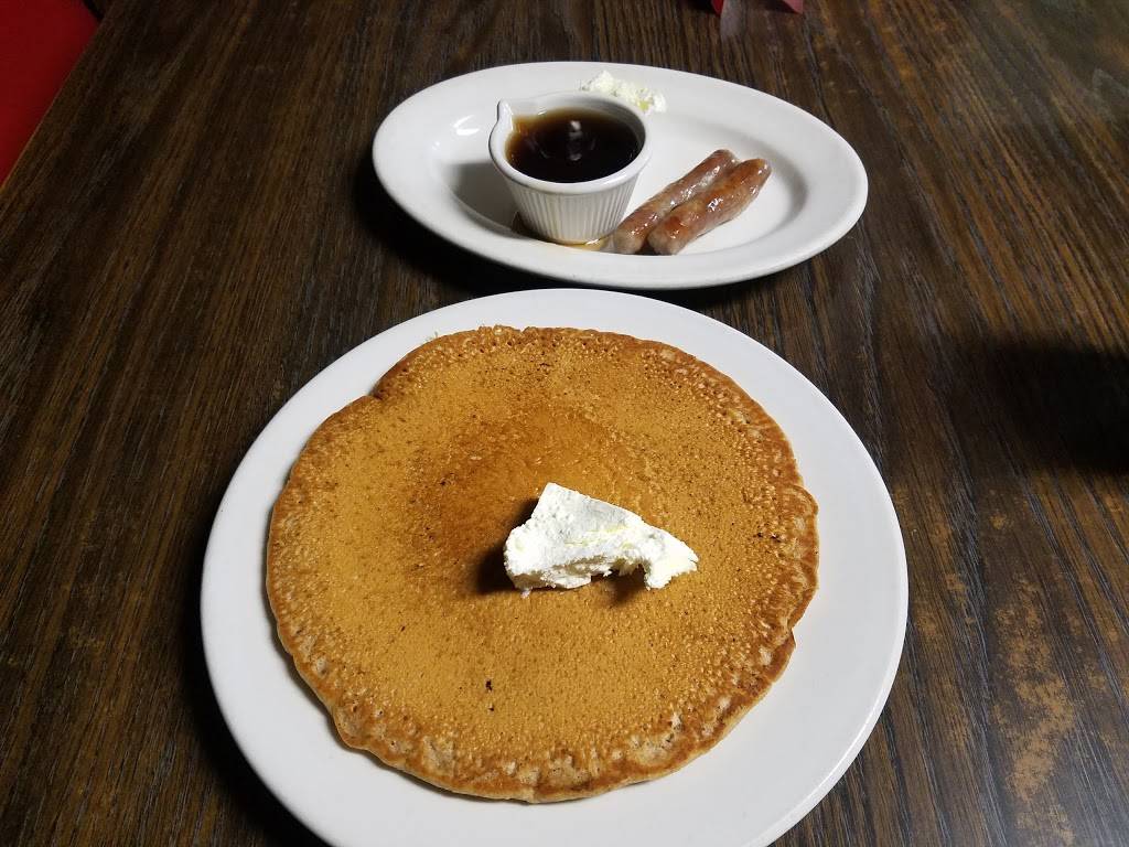 Avilla Country Kitchen | restaurant | 108 W Albion St, Avilla, IN 46710, USA | 2608972612 OR +1 260-897-2612