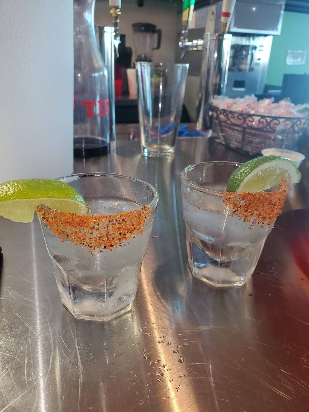 Fish n Tails Oyster Bar | restaurant | 209 Industrial Ct, Wylie, TX 75098, USA | 2142993954 OR +1 214-299-3954