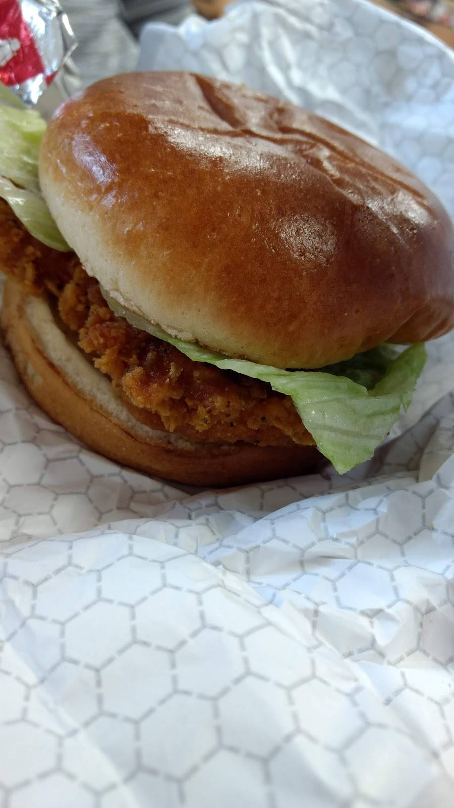 Wendys | restaurant | 252 E State St, West Lafayette, IN 47906, USA | 7657435885 OR +1 765-743-5885