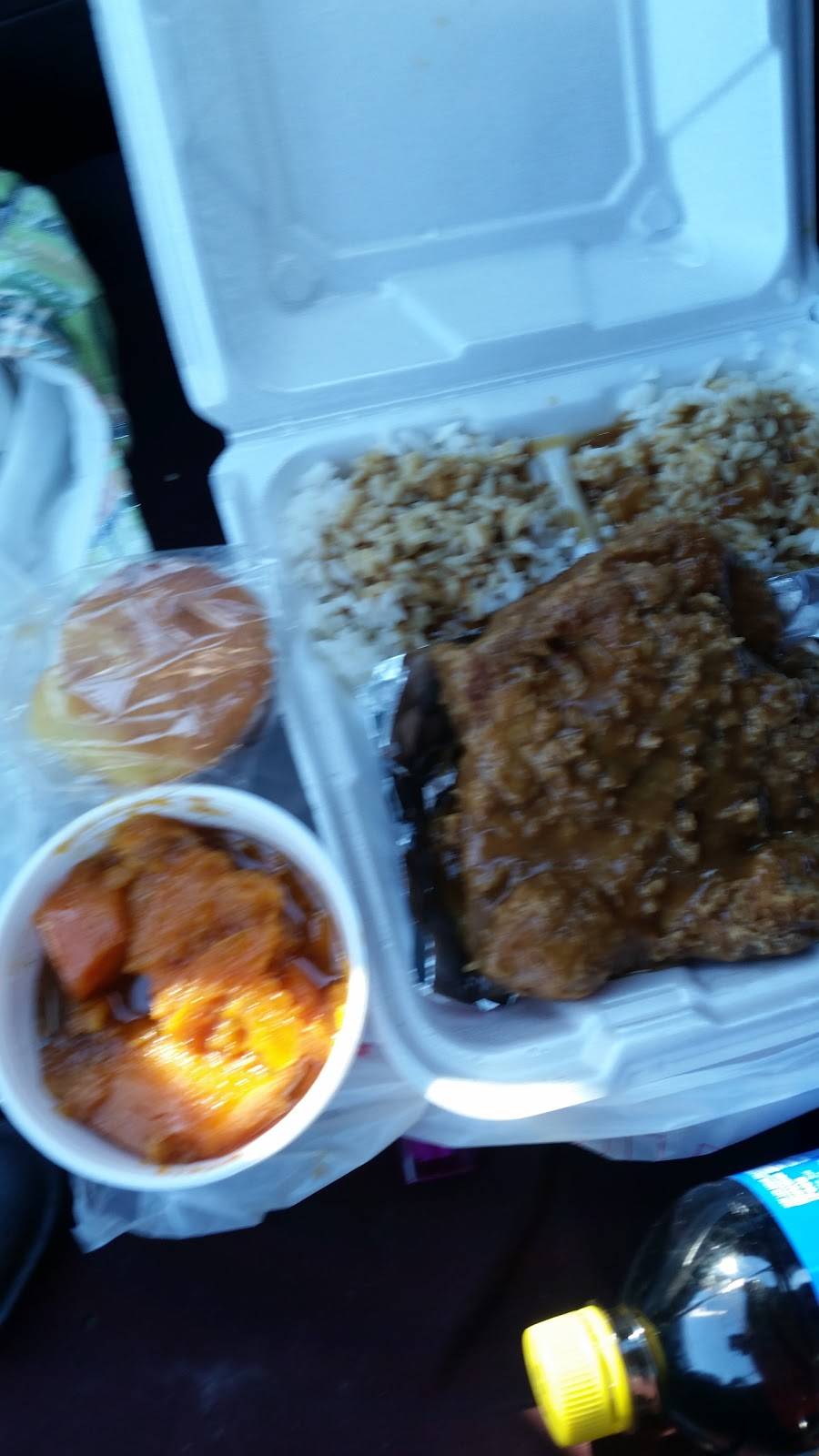 Lape Soul Food | restaurant | 15236 Seven Mile E, Detroit, MI 48205, USA | 3132458655 OR +1 313-245-8655