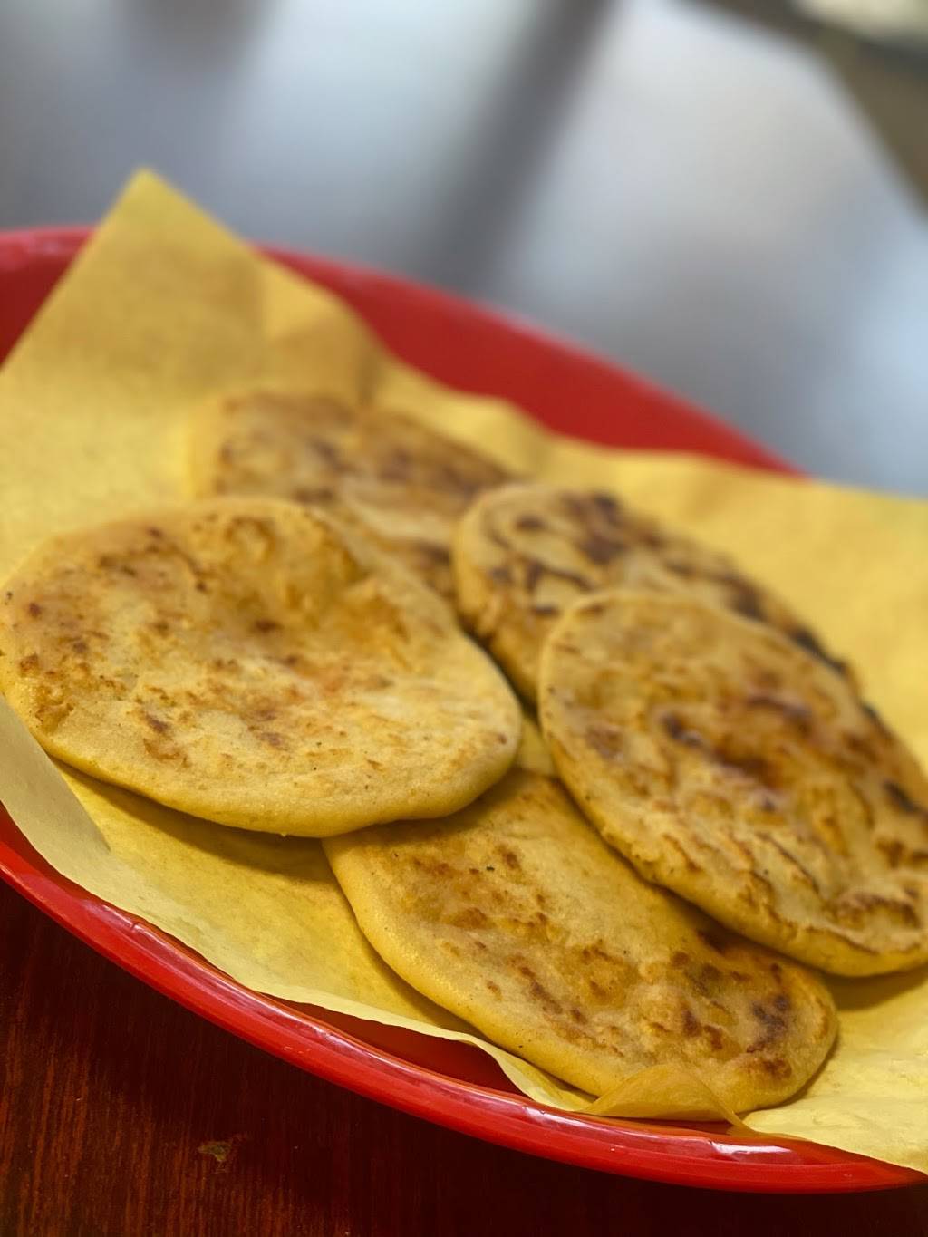 Zambos Latin Food | restaurant | 1220 River Bend Dr #112, Dallas, TX 75247, USA | 2149158551 OR +1 214-915-8551