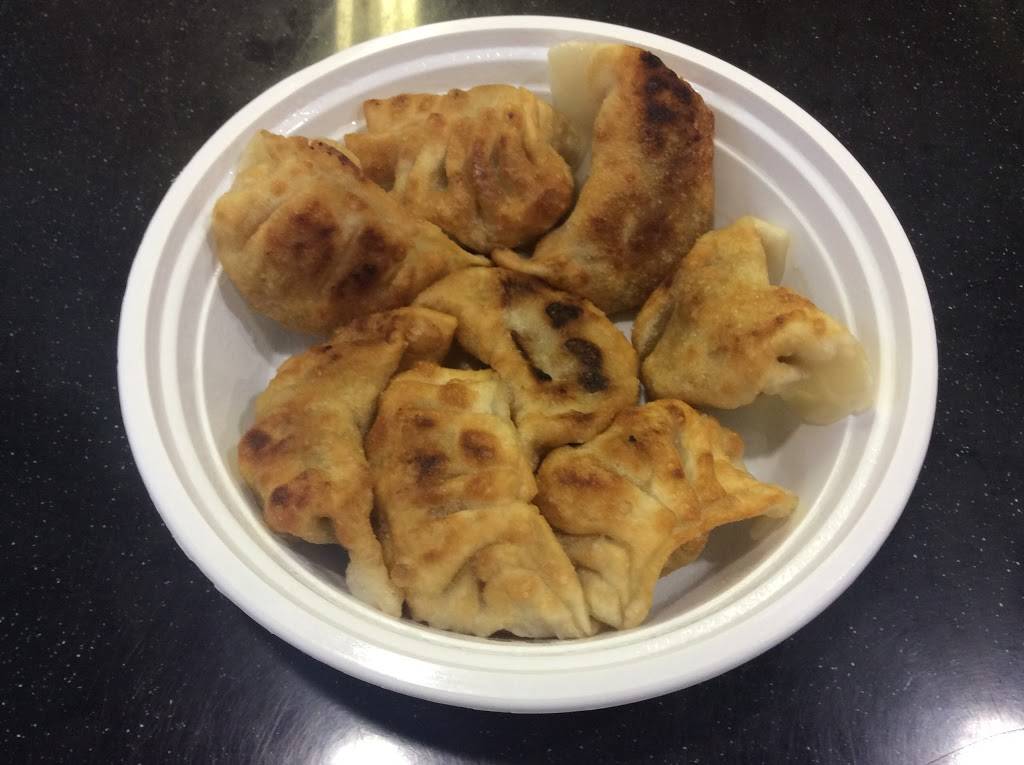 Lucky Star | restaurant | 5221, 18 S Village Ave, Rockville Centre, NY 11570, USA | 5167663355 OR +1 516-766-3355