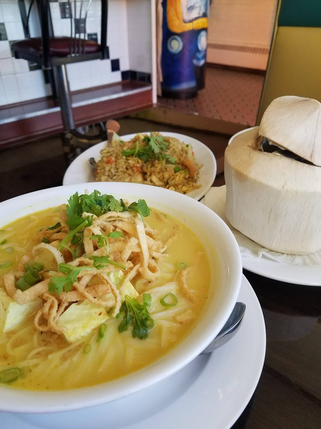 Tuk Tuk Thai Kitchen | restaurant | 1625 W Dravus St, Seattle, WA 98119, USA | 2064201284 OR +1 206-420-1284