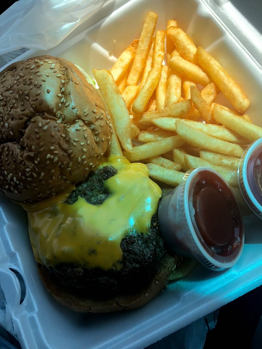 Barefoot Peddler | restaurant | 37 Glen Cove Rd, Greenvale, NY 11548, USA | 5166214840 OR +1 516-621-4840